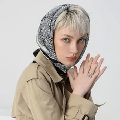 Дизайнерски шал от копринена глава