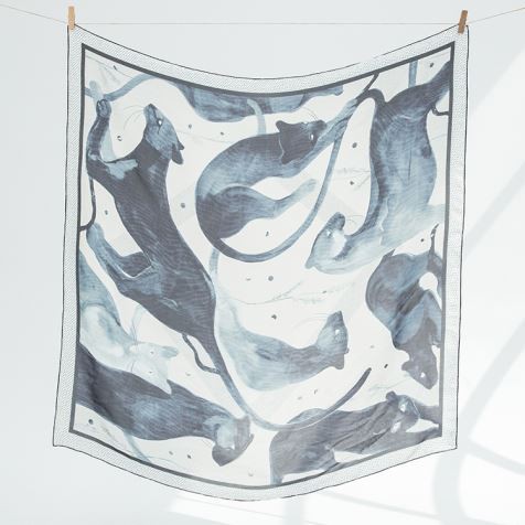 Ръчно рисувани копринени шалове