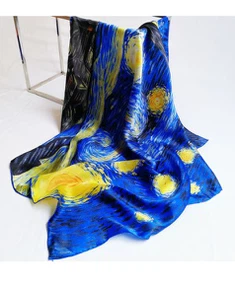 Младо момиче Жълт копринен сатен шал